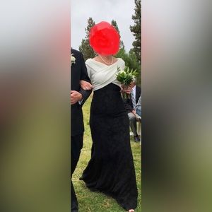 Tadashi Shoji textured crepe long gown Size 6